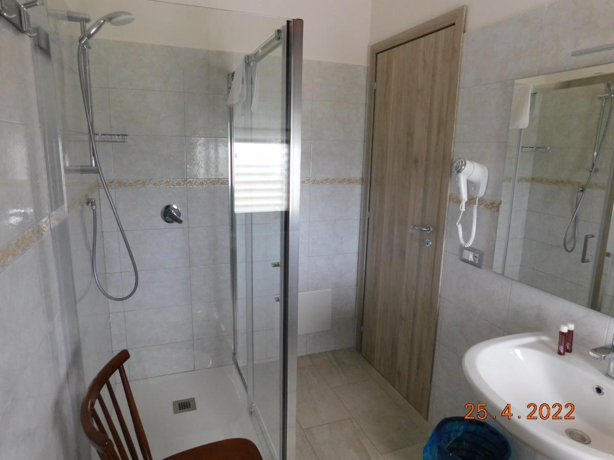 B&B Divino Cabras Bagian luar foto